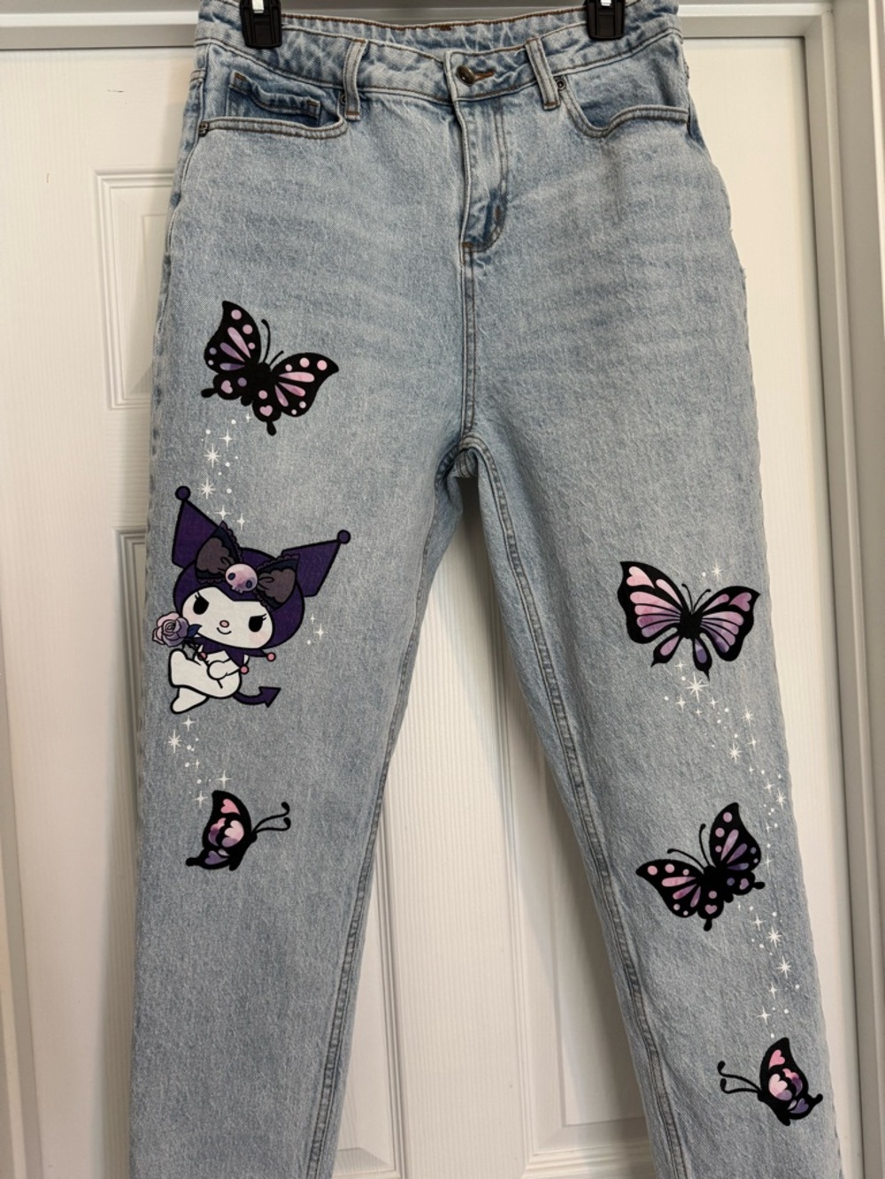 Kuromi Lightweight Blue Women's Jeans with Purple Butterfly Embellishments - Picture 6 of 12